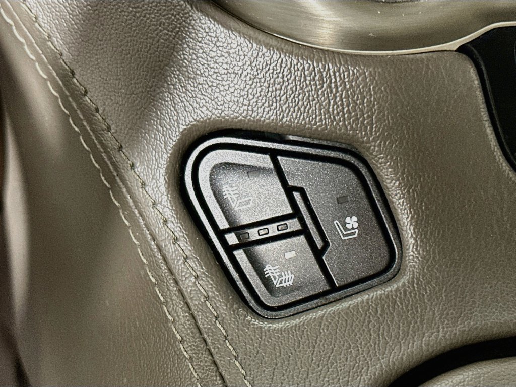 Used 2019 GMC Yukon Denali RWD image 20