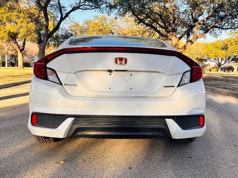 Used 2016 Honda Civic Touring image 8