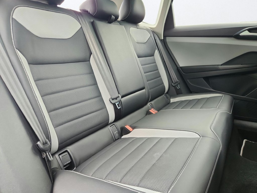 Certified 2023 Volkswagen Taos SEL AWD/4WD image 29
