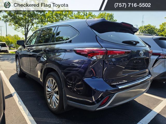 Used 2024 Toyota Highlander Platinum AWD/4WD image 4
