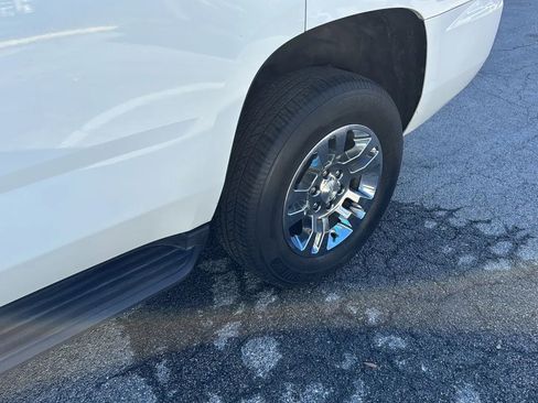 Used 2019 Chevrolet Tahoe LT image 38