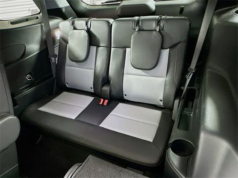 Used 2022 Ford Explorer XLT w/ Equipment Group 202A image 12