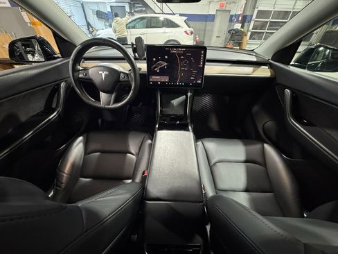 Used 2021 Tesla Model Y Long Range image 26