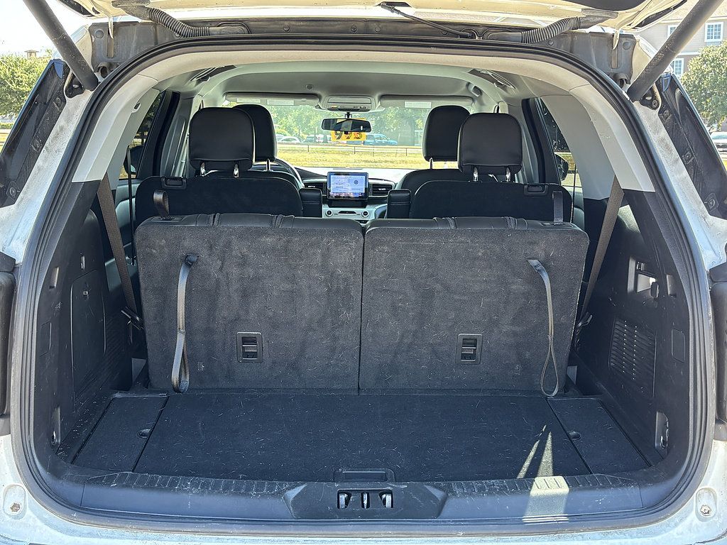 Used 2021 Ford Explorer XLT w/ Equipment Group 202A RWD image 6