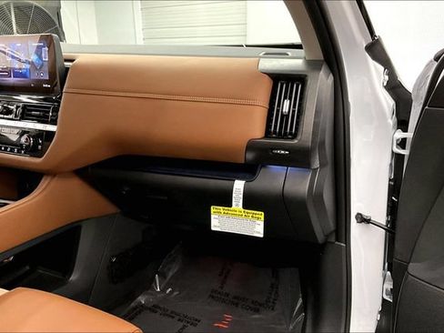 New 2026 Nissan Pathfinder Platinum w/ Cargo Package AWD/4WD image 37