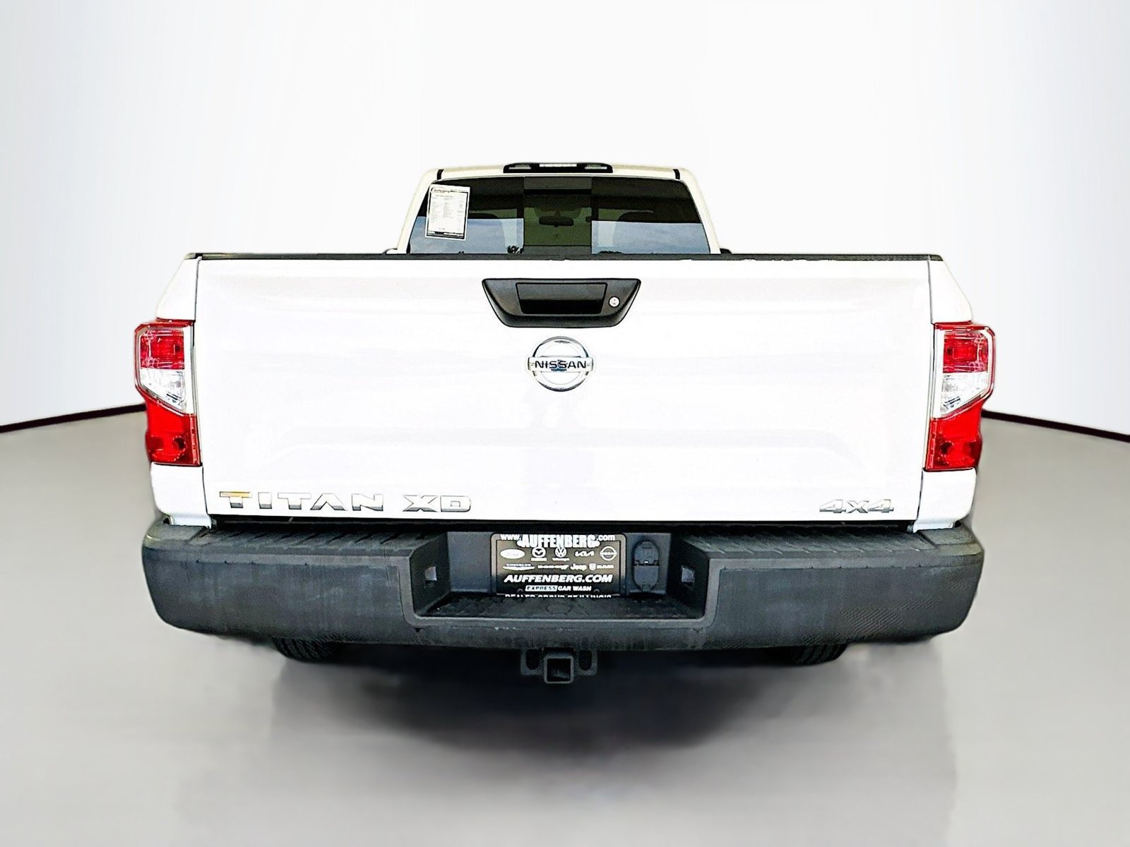 Used 2017 Nissan Titan S AWD/4WD image 6