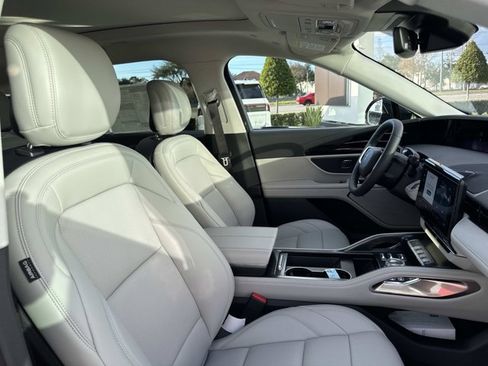 New 2026 Lincoln Nautilus Premier w/ Equipment Group 102A AWD/4WD image 18