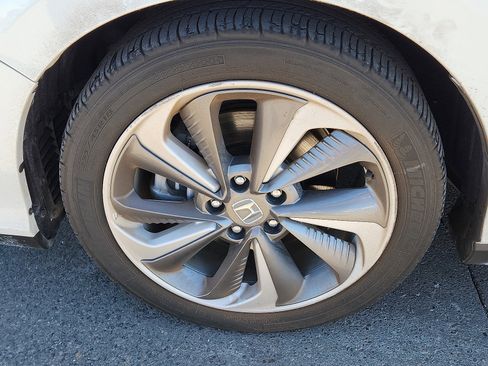 Used 2018 Honda Clarity Touring image 7