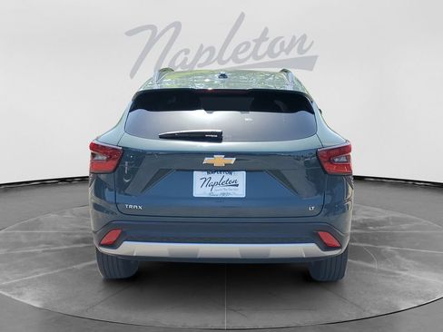 Used 2025 Chevrolet Trax LT FWD image 7