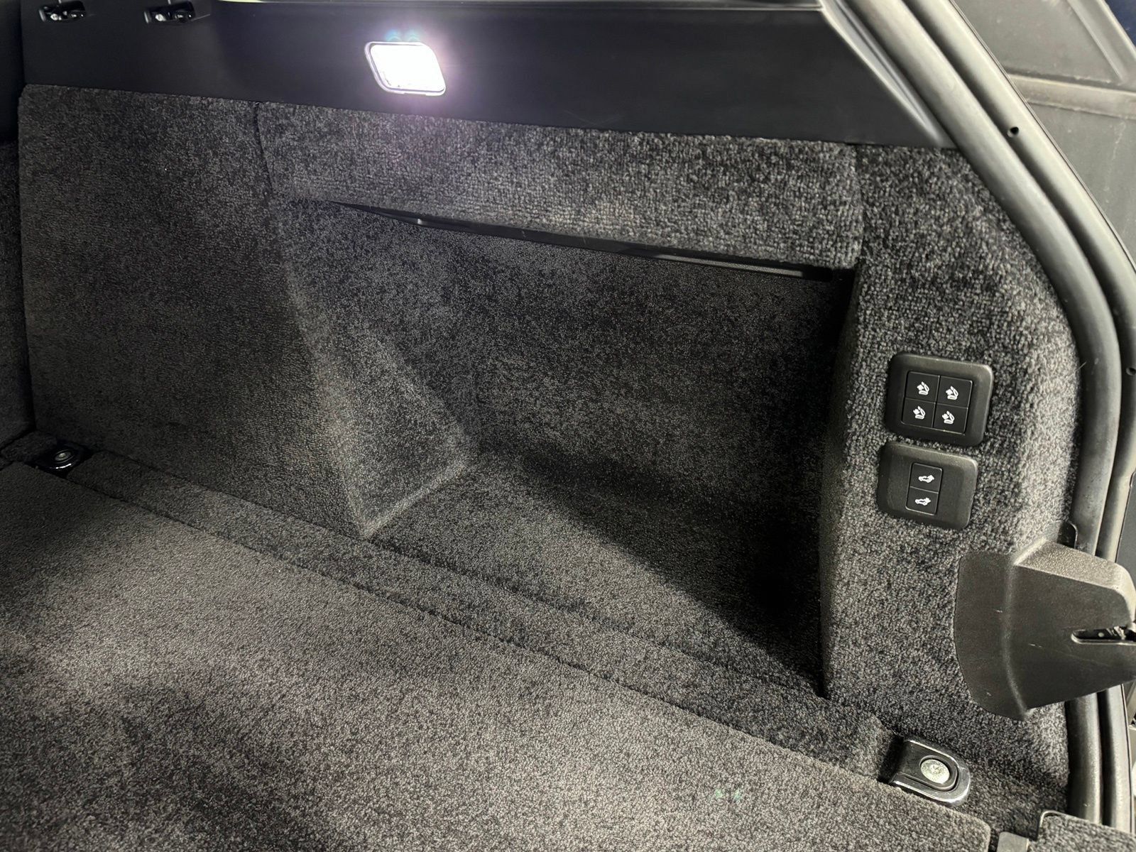 Used 2018 Land Rover Range Rover HSE AWD/4WD image 48