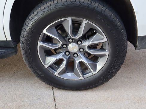 Used 2021 Chevrolet Tahoe LT w/ LT Signature Package RWD image 30