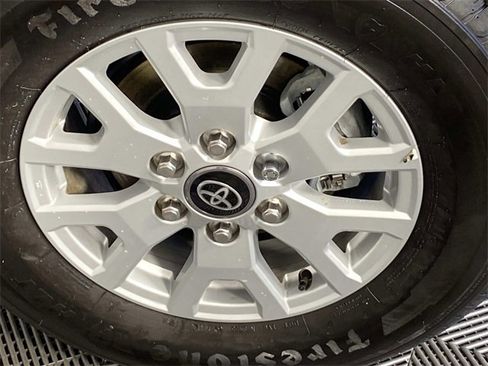 Used 2025 Toyota Tacoma SR image 28