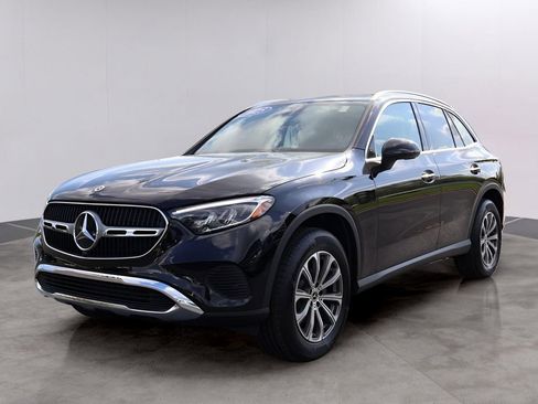 Used 2025 Mercedes-Benz GLC 300 GLC 300 image 3
