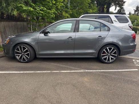 Used 2013 Volkswagen Jetta GLI FWD image 3