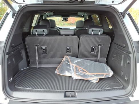 New 2026 GMC Acadia AT4 w/ Super Cruise Package image 12