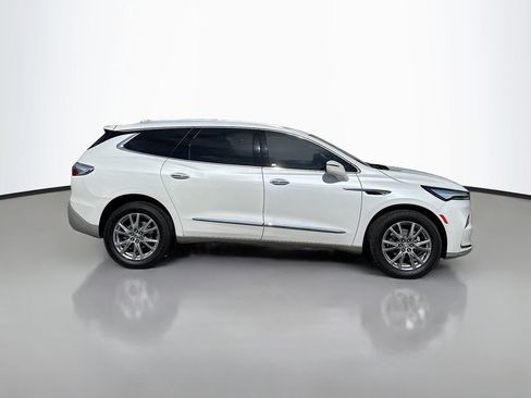 Used 2023 Buick Enclave Essence w/ Experience Buick Package FWD image 8