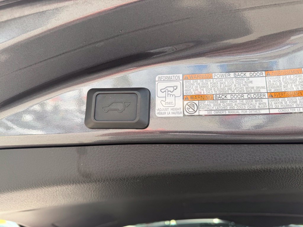 Used 2017 Toyota RAV4 Limited FWD image 9