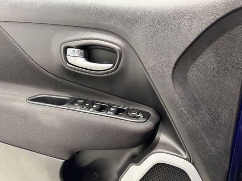 Used 2020 Jeep Renegade Sport image 18