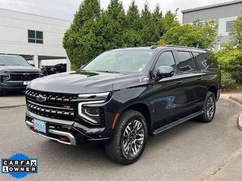 Used 2025 Chevrolet Suburban Z71 AWD/4WD image 3