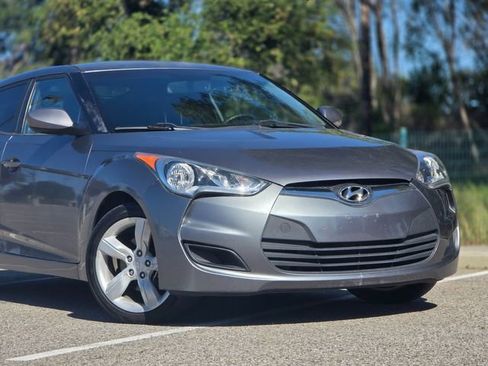 Used 2013 Hyundai Veloster image 5