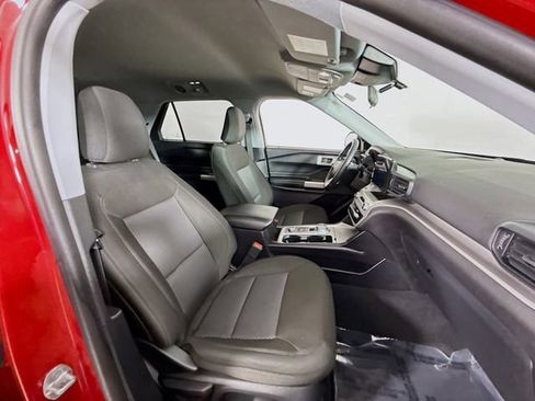 Certified 2022 Ford Explorer XLT w/ Class IV Trailer Tow Package image 28