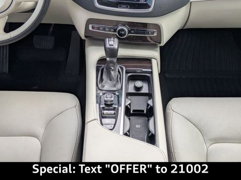Used 2019 Volvo XC90 T5 Momentum w/ Protection Package Premier image 20