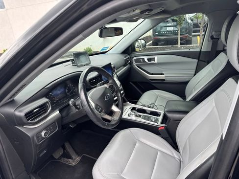 Used 2021 Ford Explorer XLT w/ Equipment Group 202A AWD/4WD image 2