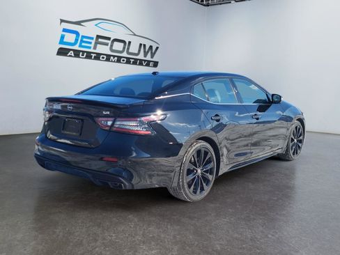 Used 2023 Nissan Maxima SR image 3
