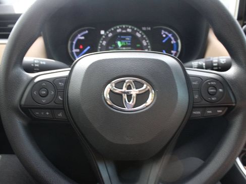 Used 2025 Toyota RAV4 XLE w/ Convenience Package AWD/4WD image 12