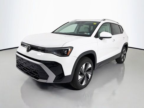 New 2026 Volkswagen Taos SE AWD/4WD image 3