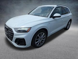 Used 2023 Audi Q5 e Premium Plus w/ Premium Plus Package AWD/4WD video 1