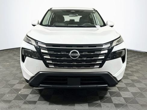 Used 2024 Nissan Rogue SV FWD image 3