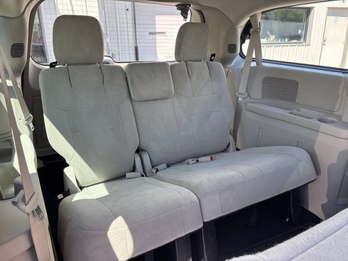 Used 2014 Dodge Grand Caravan American Value Package FWD image 24