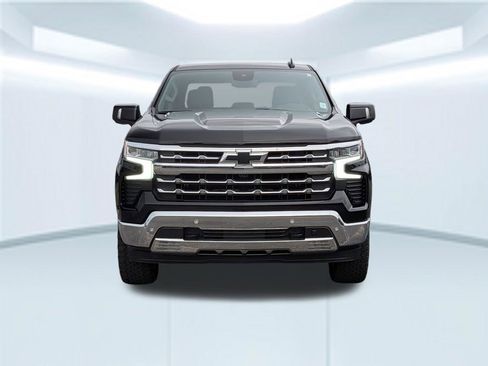 Used 2024 Chevrolet Silverado 1500 LTZ w/ Z71 Off-Road Package AWD/4WD image 10