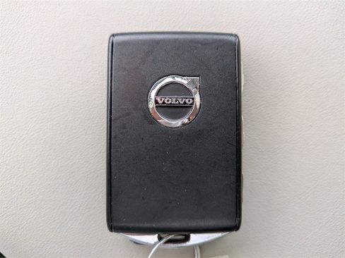 Certified 2022 Volvo XC60 B6 Inscription w/ Advanced Package image 30