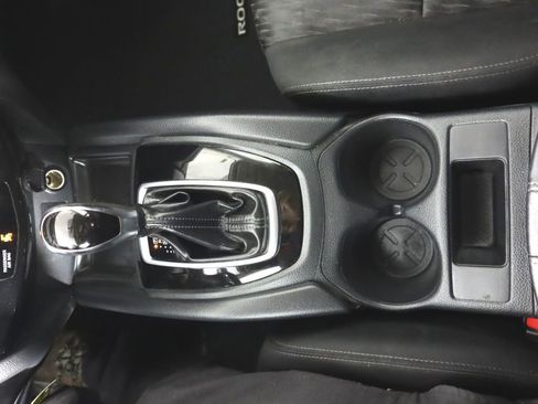 Used 2018 Nissan Rogue S image 14