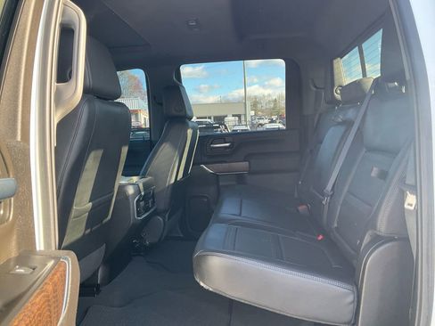 Used 2022 GMC Sierra 3500 Denali w/ Denali Ultimate Package image 14