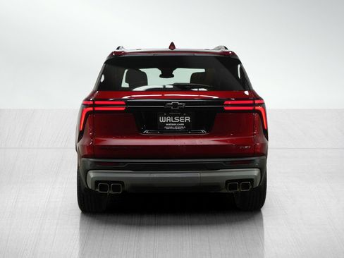 Used 2024 Chevrolet Traverse Z71 image 4