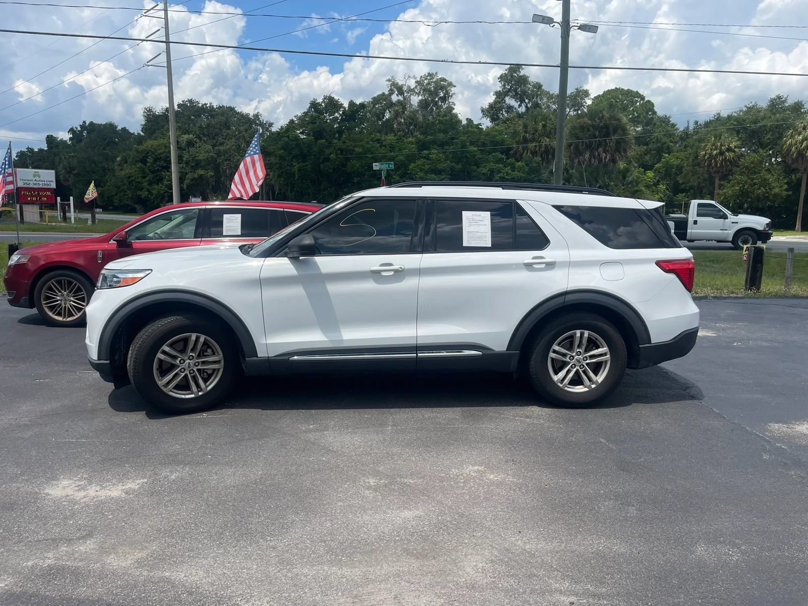 Used 2020 Ford Explorer XLT w/ Equipment Group 202A RWD image 4