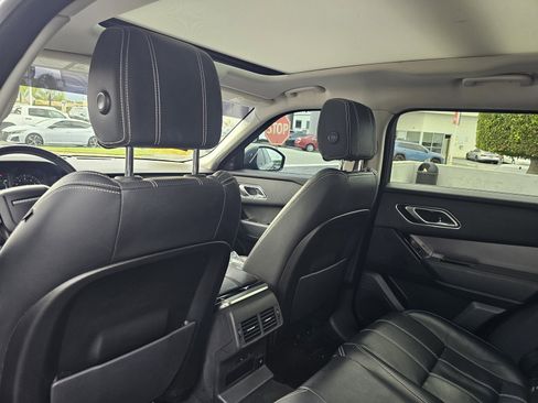 Used 2019 Land Rover Range Rover Velar S image 7