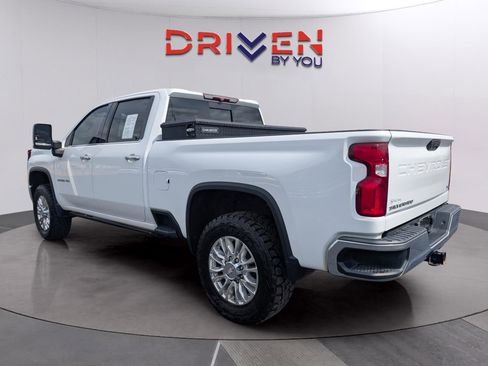 Used 2020 Chevrolet Silverado 2500 LTZ w/ LTZ Convenience Package AWD/4WD image 3