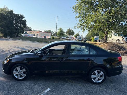 Used 2012 Volkswagen Jetta TDI FWD image 8