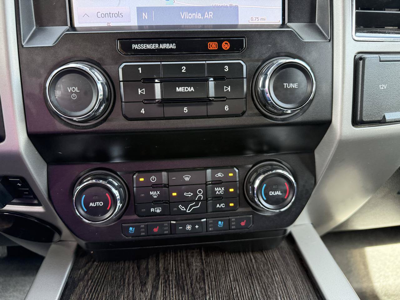 Used 2021 Ford F250 Lariat w/ Chrome Package AWD/4WD image 34