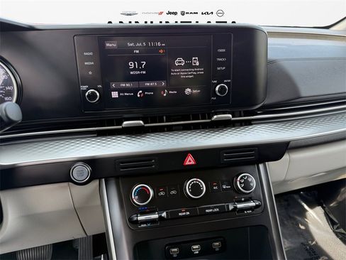 Used 2024 Kia Carnival LX image 13