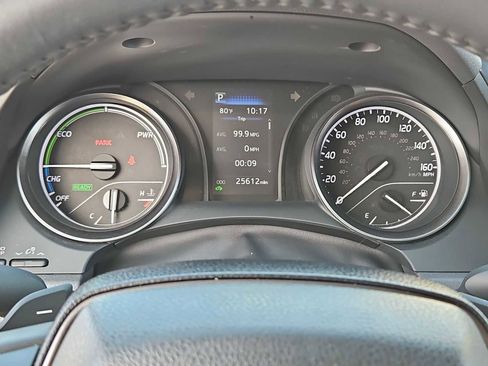 Used 2024 Toyota Camry SE image 32