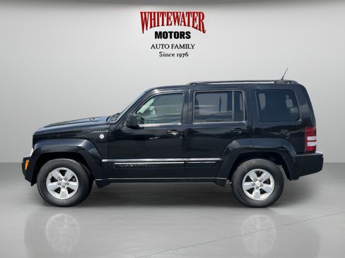 Used 2011 Jeep Liberty Sport w/ Popular Equipment Group AWD/4WD image 2