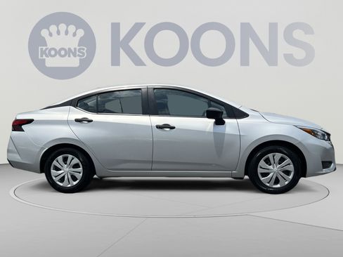 Used 2025 Nissan Versa S FWD image 10
