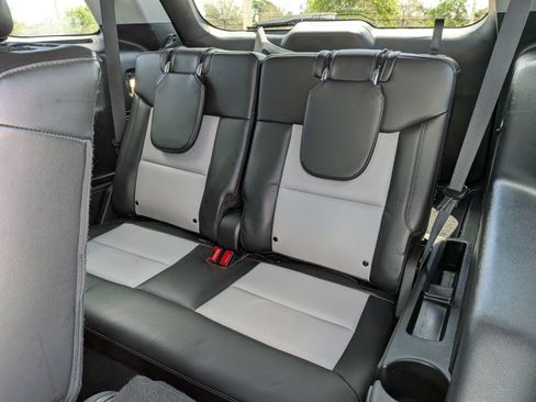 Used 2022 Ford Explorer XLT w/ Equipment Group 202A AWD/4WD image 18