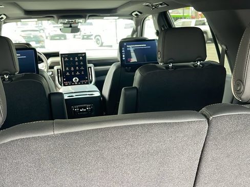 New 2026 GMC Yukon Elevation w/ Elevation Premium Package AWD/4WD image 34
