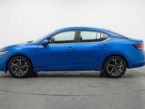 Used 2025 Nissan Sentra SV image 3